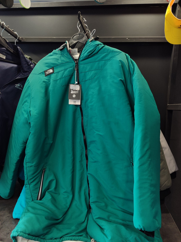 کاپشن اور NorthFace